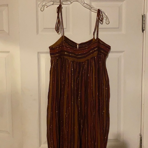 Super cute FLOWY Free People Jumpsuit😍 - Picture 1 of 7